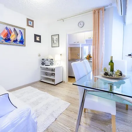 Antonio Apartment