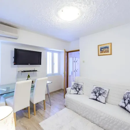 Antonio Apartment
